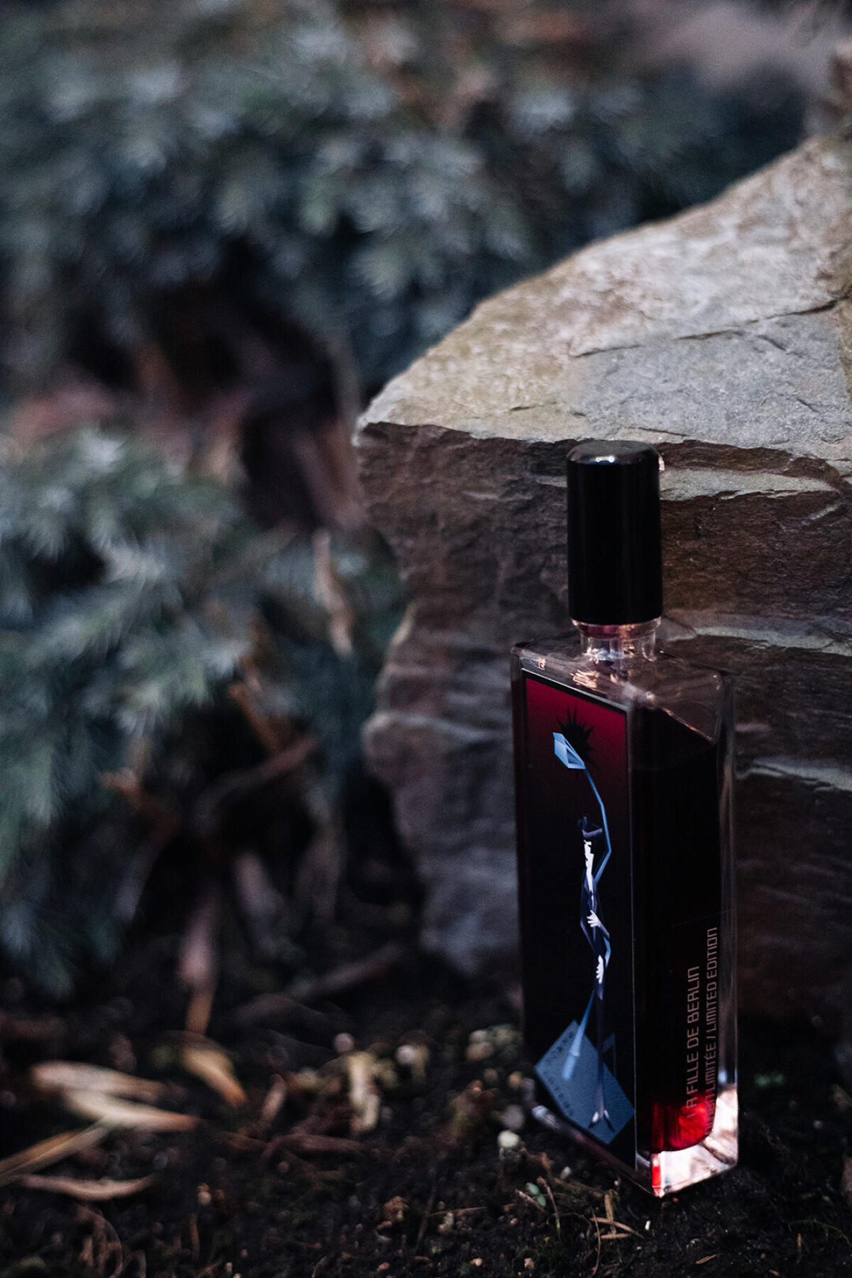 عطر ادکلن لافیل دو برلین ادیشن لیمیتد سرج لوتنس - La Fille de Berlin Edition Limitée Serge Lutens - بررسی، قیمت و خرید