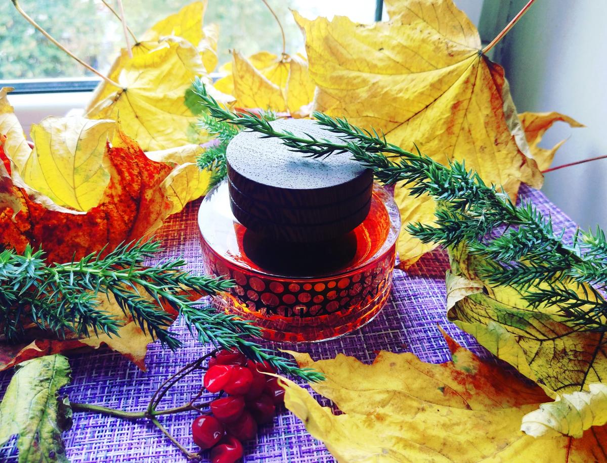 عطر ادکلن اِستلا کادِنته liˈnɑːɾi - Stella Cadente Linari - بررسی، قیمت و خرید