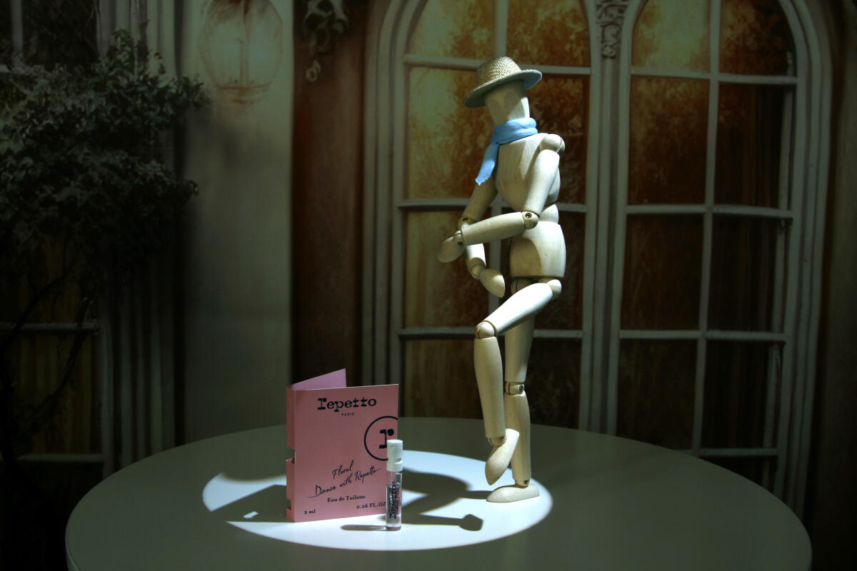 عطر ادکلن دنس وید رپتو ریپتو - Dance with Repetto Repetto - بررسی، قیمت و خرید