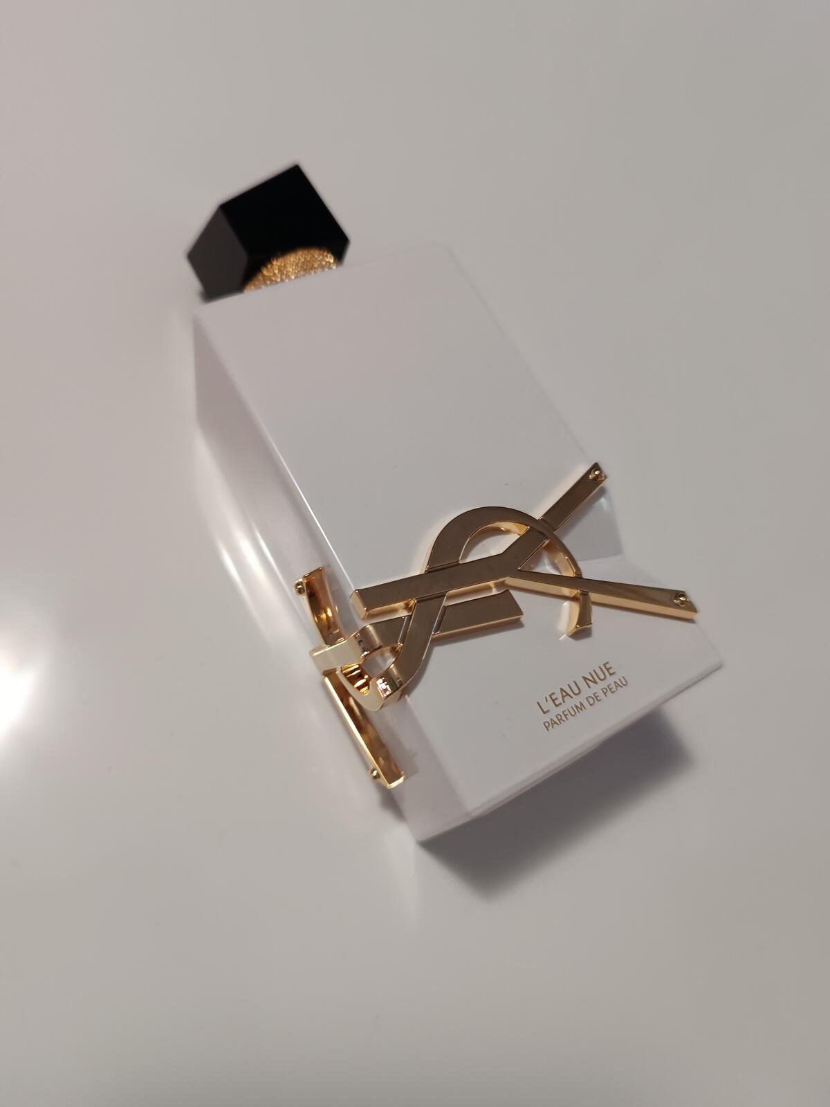عطر ادکلن لیبر له نو ایو سن لورن - Libre L’Eau Nue Yves Saint Laurent - بررسی، قیمت و خرید