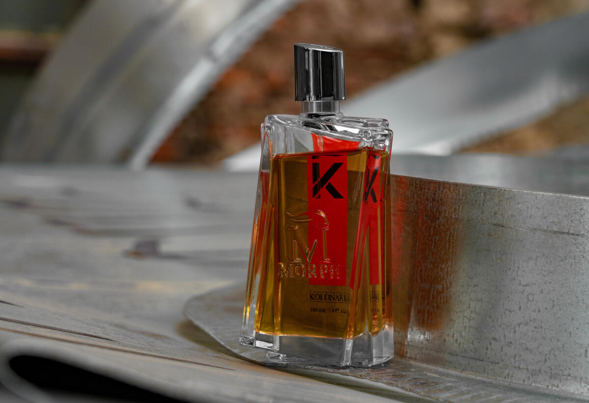 عطر ادکلن کولوناکی مورف - Kolonaki Morph - بررسی، قیمت و خرید