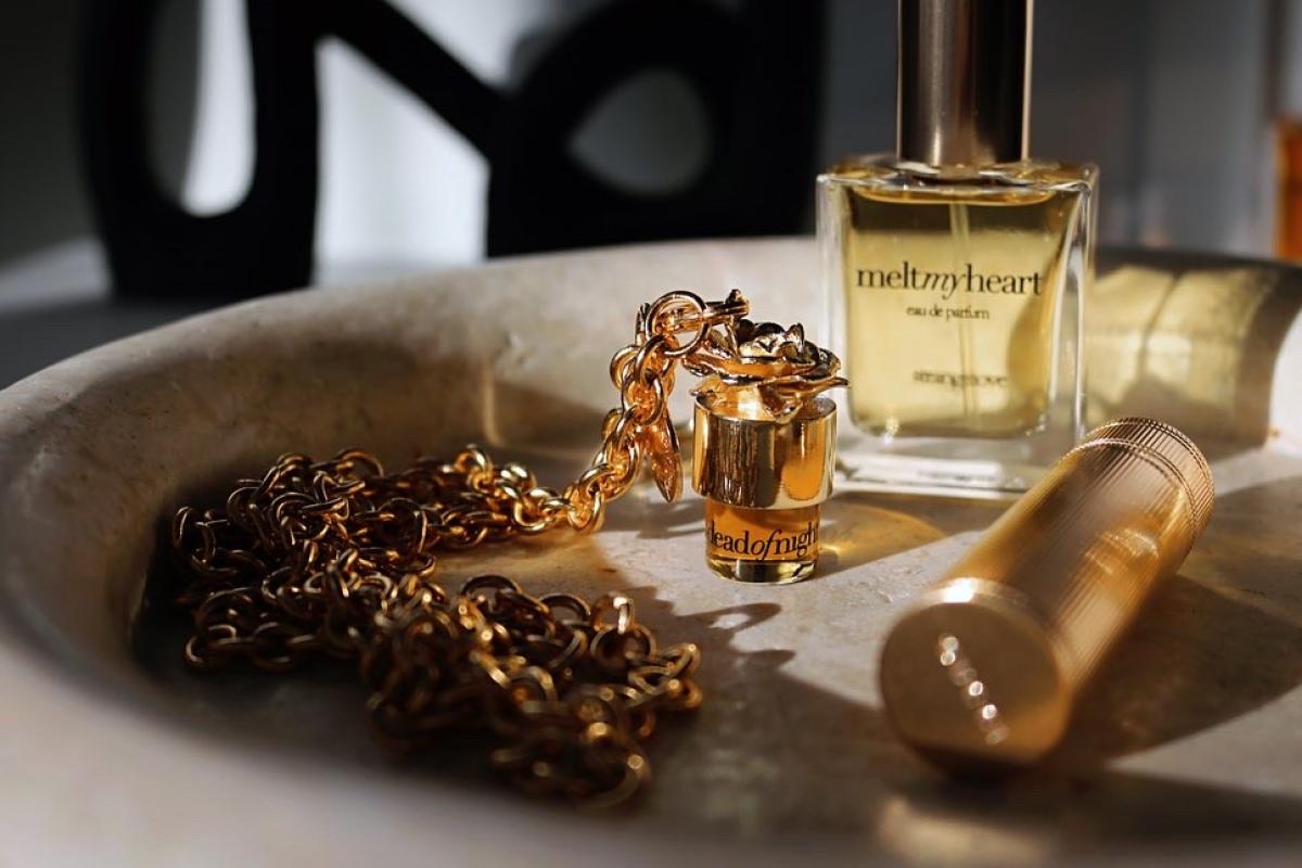 عطر ادکلن دِد آو نایت اویل استرنج لاو نیو یورک - Dead Of Night Oil Strangelove NYC - بررسی، قیمت و خرید