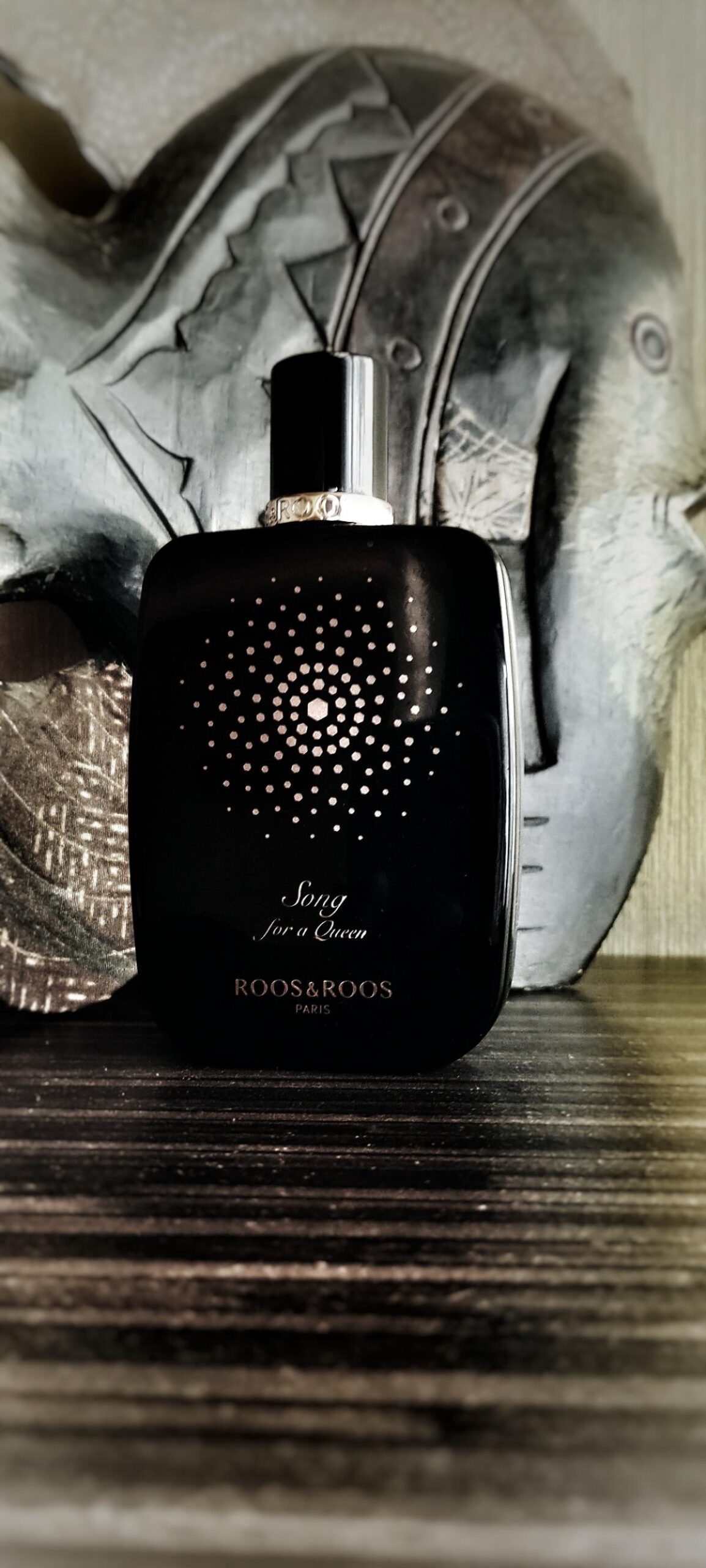 عطر ادکلن سانگ فور ا کوئین روس اند روس - Song for a Queen Roos & Roos - بررسی، قیمت و خرید