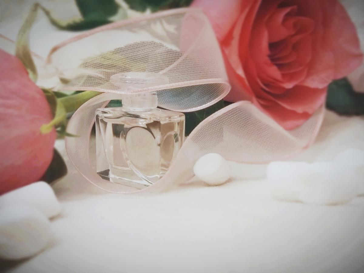 عطر ادکلن کِلک نوت د آمور له اُ دو توالت ایوروشه - Quelques Notes d’Amour L'Eau de Toilette Yves Rocher - بررسی، قیمت و خرید