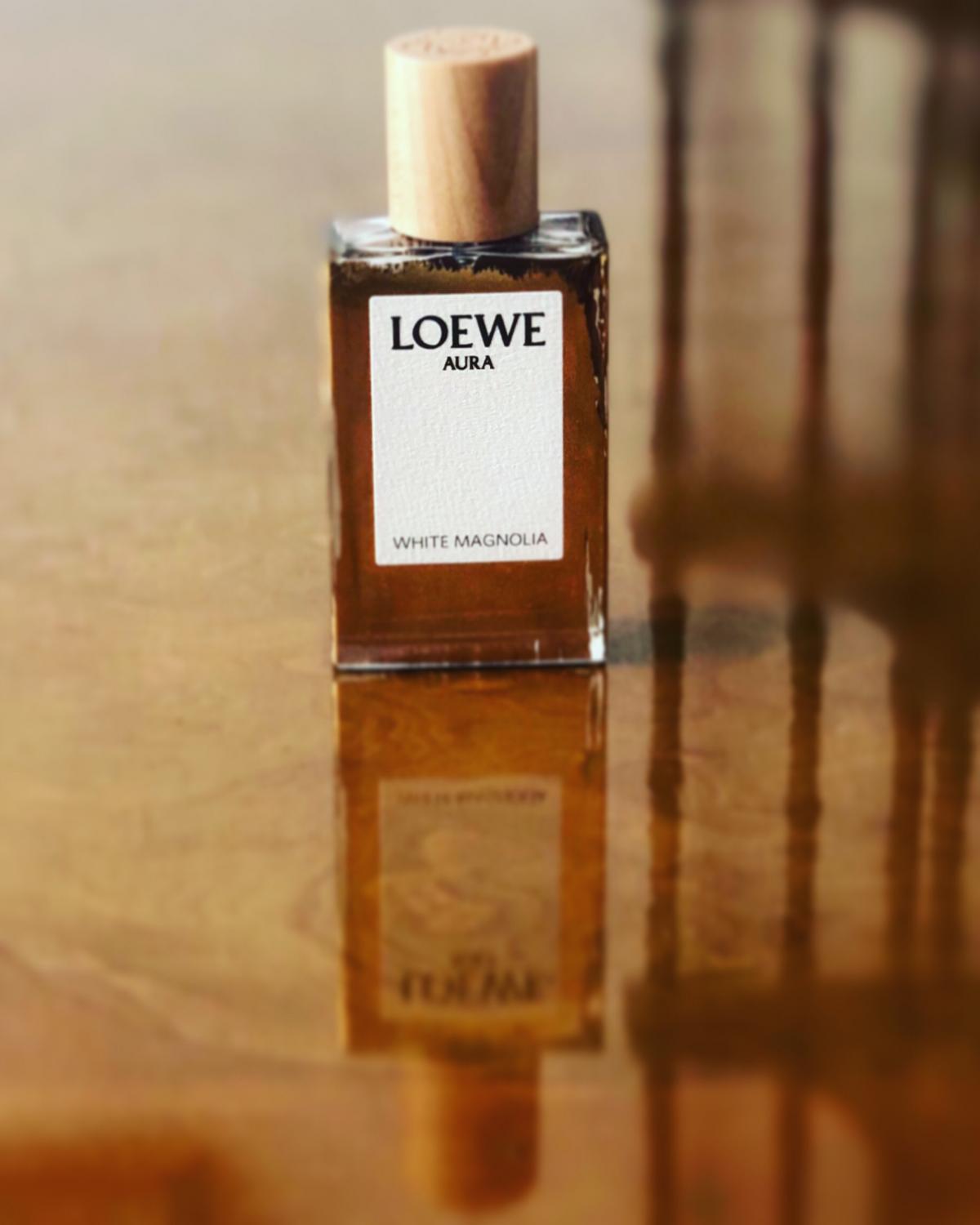 عطر ادکلن لوه آورا وایت مگنولیا لوئوه - Loewe Aura White Magnolia Loewe - بررسی، قیمت و خرید