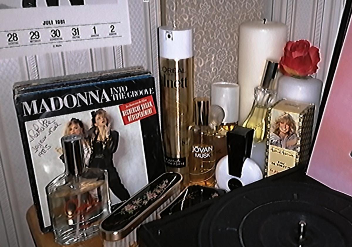عطر ادکلن جانتو رولون - Jontue Revlon - بررسی، قیمت و خرید
