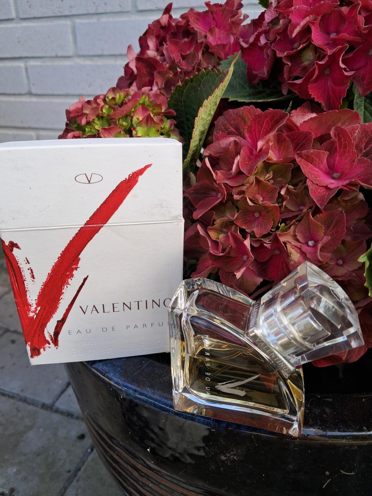 عطر ادکلن وی والنتینو - V Valentino - بررسی، قیمت و خرید