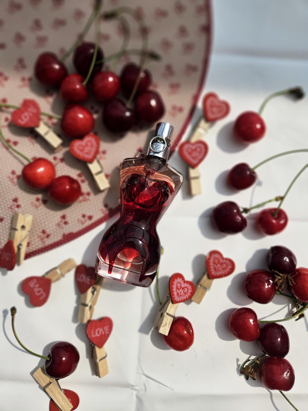 عطر ادکلن کلاسیک او د پرفیوم کالکتور دوهزار و هفده ژان پل گوتیه - Classique Eau de Parfum Collector 2017 Jean Paul Gaultier - بررسی، قیمت و خرید