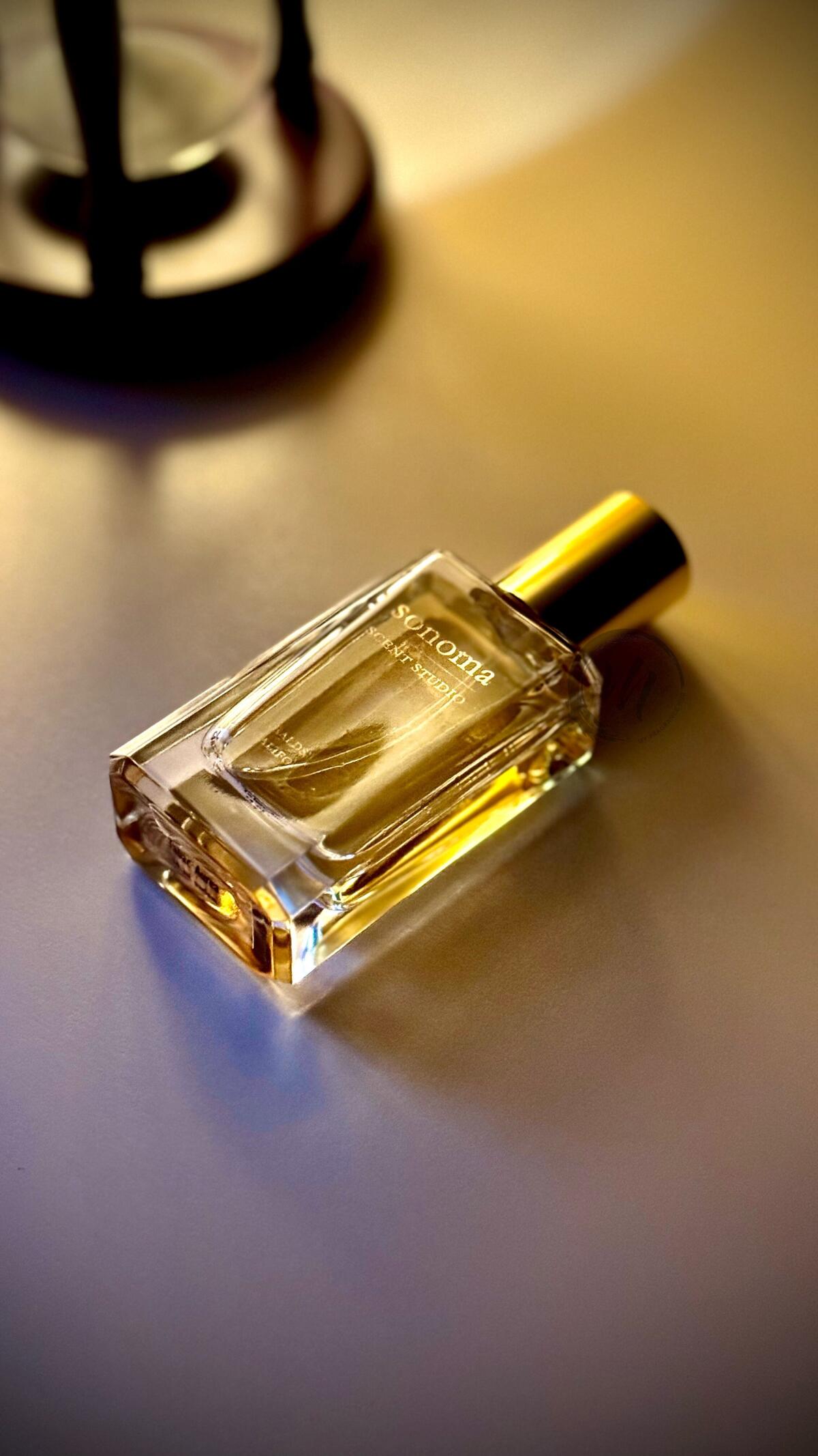 عطر ادکلن تاباک اوریا سونوما سنت استودیو - Tabac Aurea Sonoma Scent Studio - بررسی، قیمت و خرید