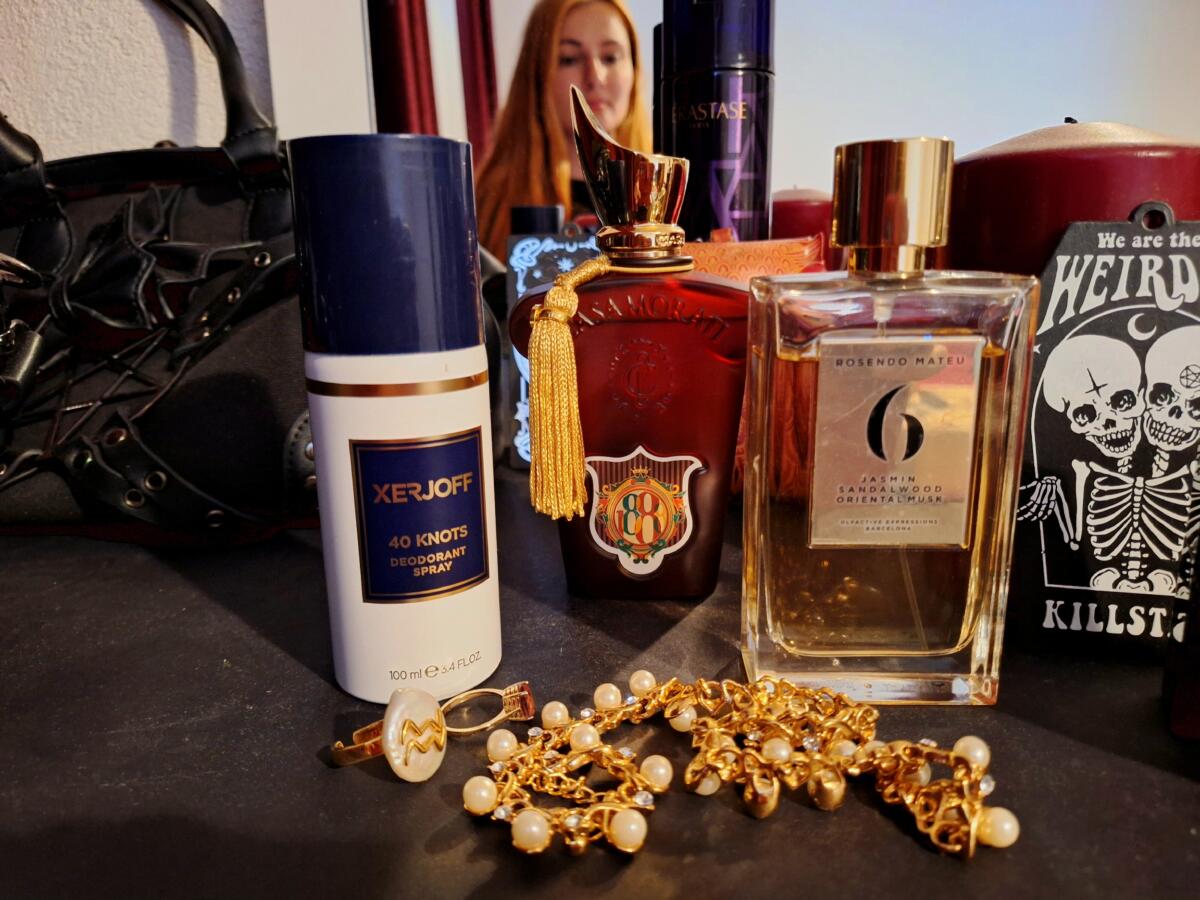 عطر ادکلن رزندو ماتیو نامبر ۶ یاسمین، ساندلوود، اورینتال ماسک روسندو ماتیو اولفکتیو اکسپرشنز - Rosendo Mateu Nº 6 Jasmin, Sandalwood, Oriental Musk Rosendo Mateu Olfactive Expressions - بررسی، قیمت و خرید
