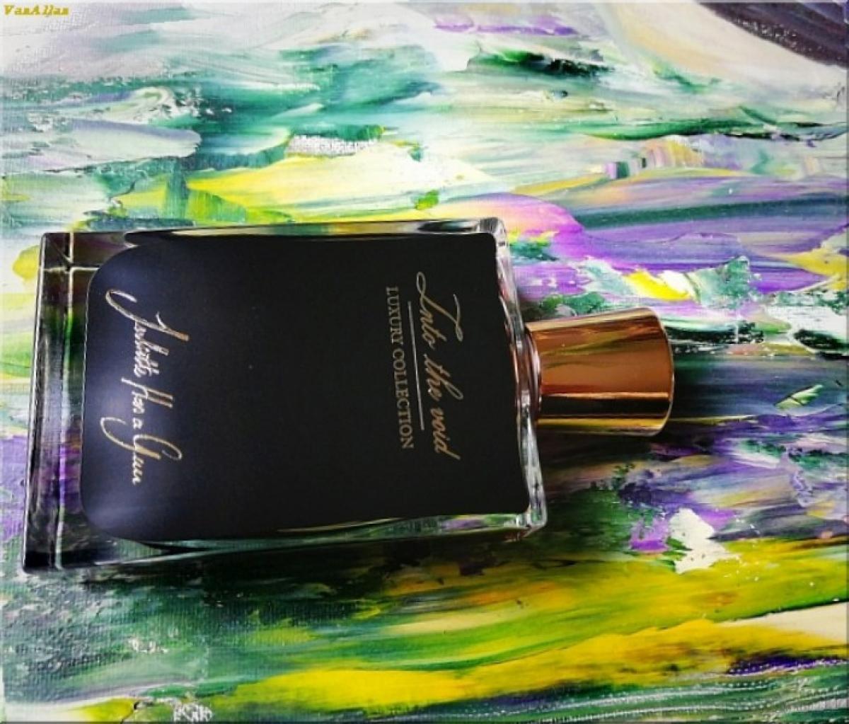عطر ادکلن اینتو د وید جولیت هز اِ گان - Into The Void Juliette Has A Gun - بررسی، قیمت و خرید