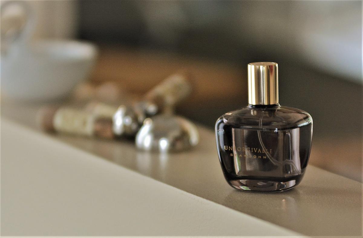 عطر ادکلن آنفورگیvəبل شان جان - Unforgivable Sean John - بررسی، قیمت و خرید