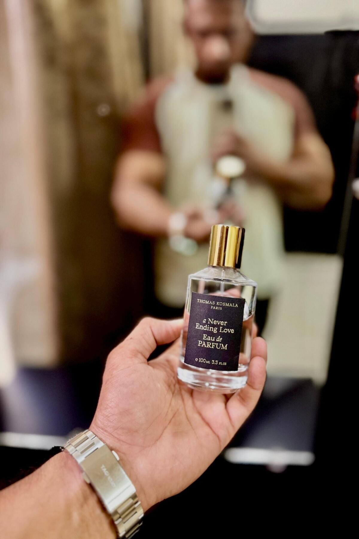 عطر ادکلن ا نِوِر اِندینگ لاو توماس کوسمالا - A Never Ending Love Thomas Kosmala - بررسی، قیمت و خرید