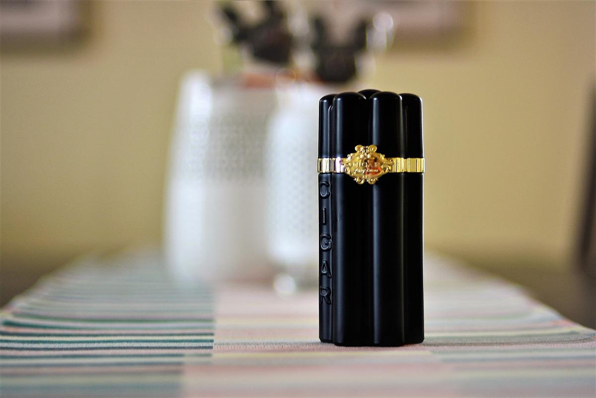 عطر ادکلن سیگار بلک عود رمی لاتور - Cigar Black Oud Rémy Latour - بررسی، قیمت و خرید