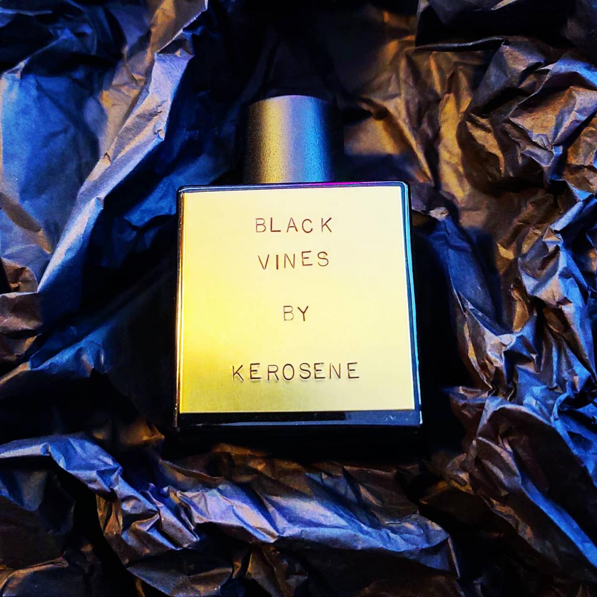 عطر ادکلن بلاک واینز کروزن - Black Vines Kerosene - بررسی، قیمت و خرید