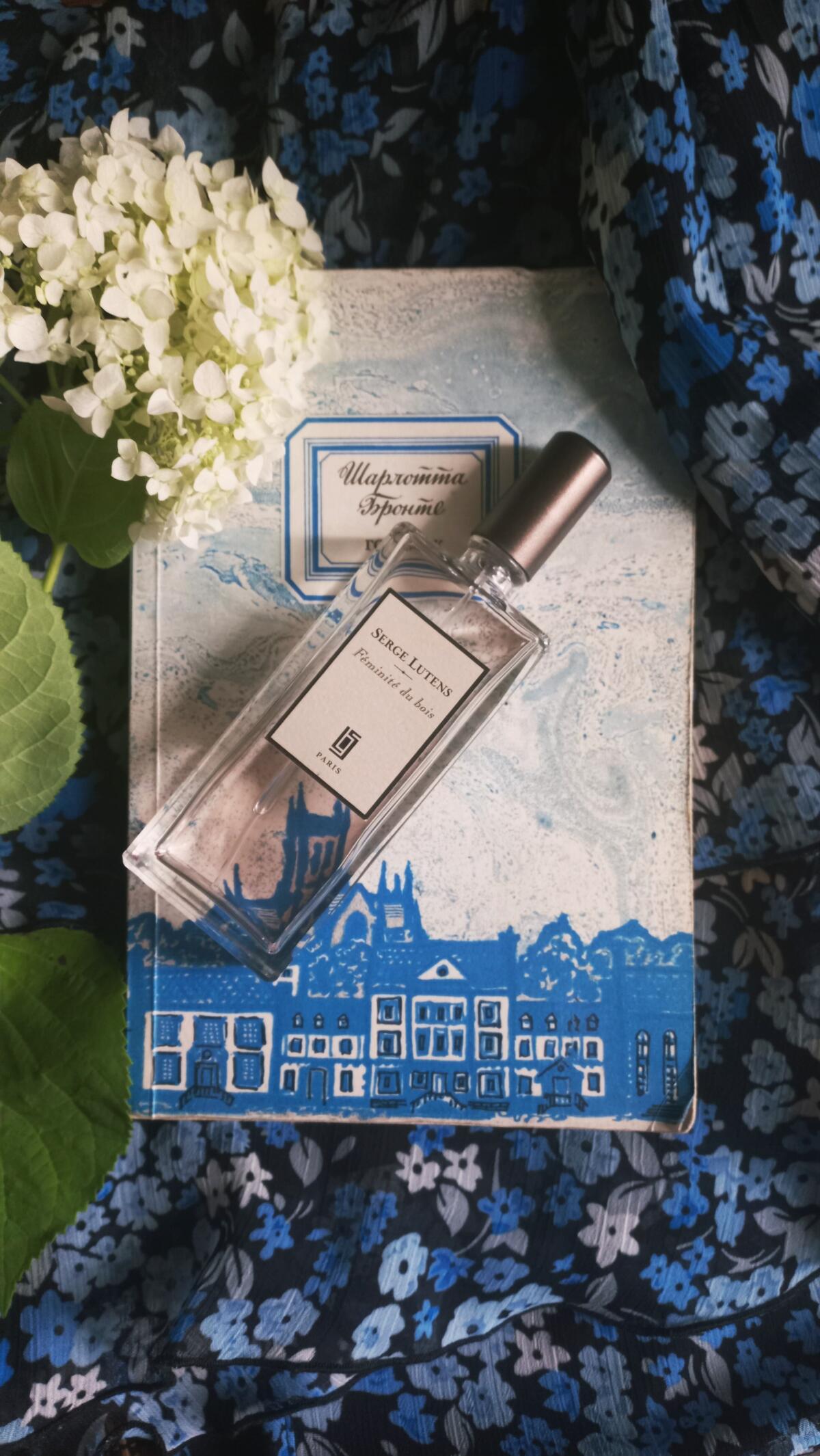 عطر ادکلن فمینیت دو بوا سرژ لوتنس - Feminité du Bois Serge Lutens - بررسی، قیمت و خرید