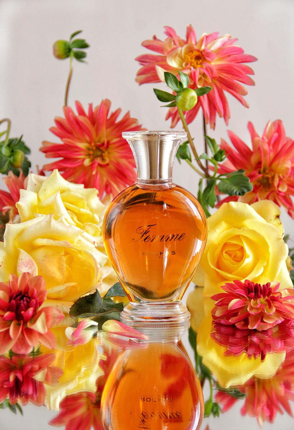 عطر ادکلن فم روشاس روچاس - Femme Rochas Rochas - بررسی، قیمت و خرید