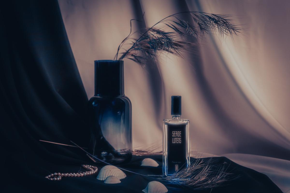 عطر ادکلن پُوِر نُوآر سرج لوتنس - Poivre Noir Serge Lutens - بررسی، قیمت و خرید