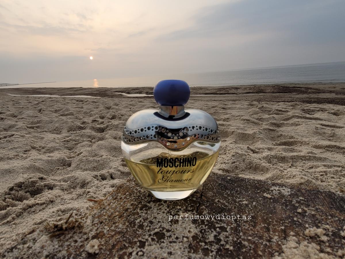 عطر ادکلن توجورز گلامور موشینو - Toujours Glamour Moschino - بررسی، قیمت و خرید