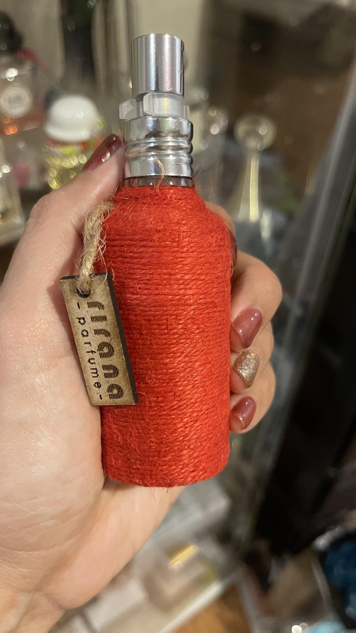 عطر ادکلن چری آن تاپ ریرانا پرفیوم - Cherry On Top Rirana Parfume - بررسی، قیمت و خرید