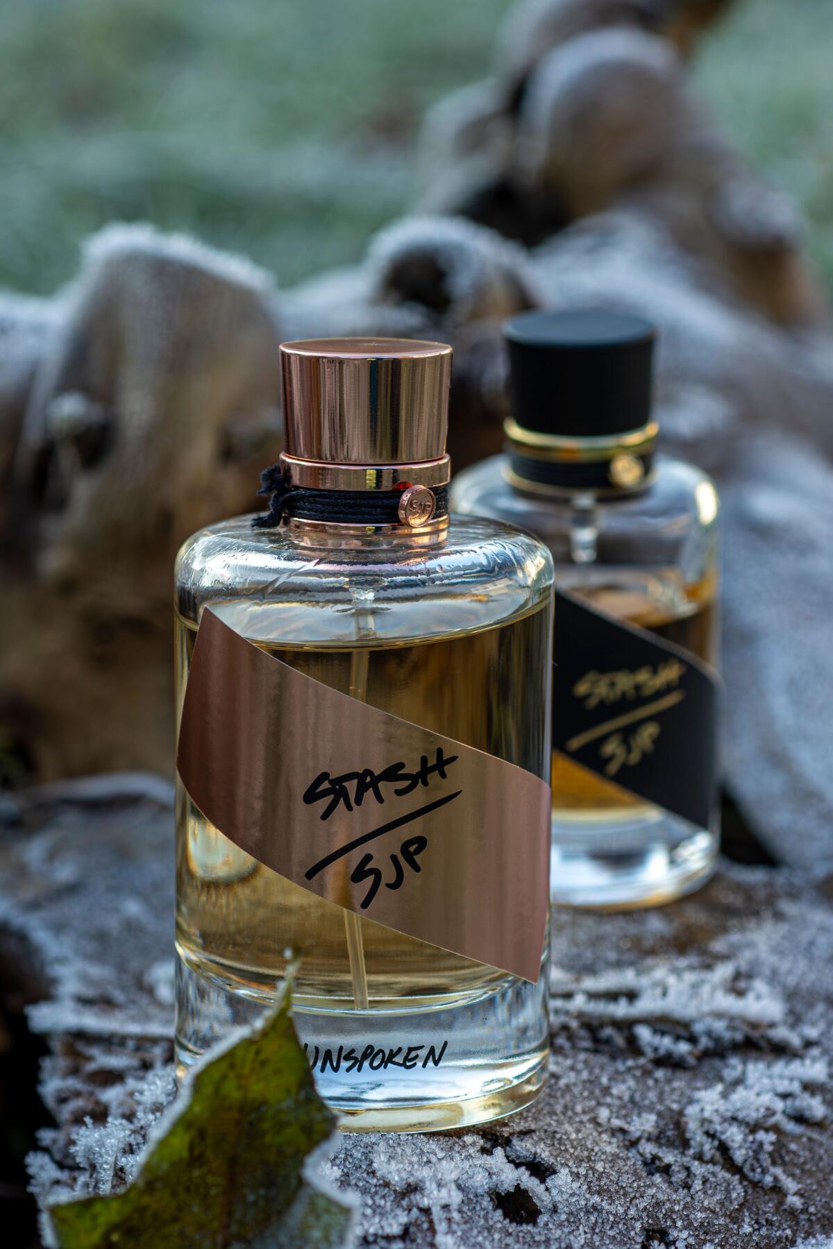 عطر ادکلن اِستَش اِس‌جی‌پی آن‌اسپُکِن سارا جسیکا پارکر - Stash SJP Unspoken Sarah Jessica Parker - بررسی، قیمت و خرید