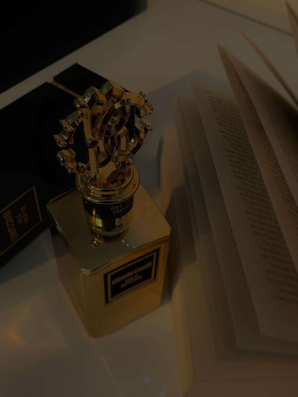 عطر ادکلن وایلد اینسنس روبرتو کاوالی - Wild Incense Roberto Cavalli - بررسی، قیمت و خرید
