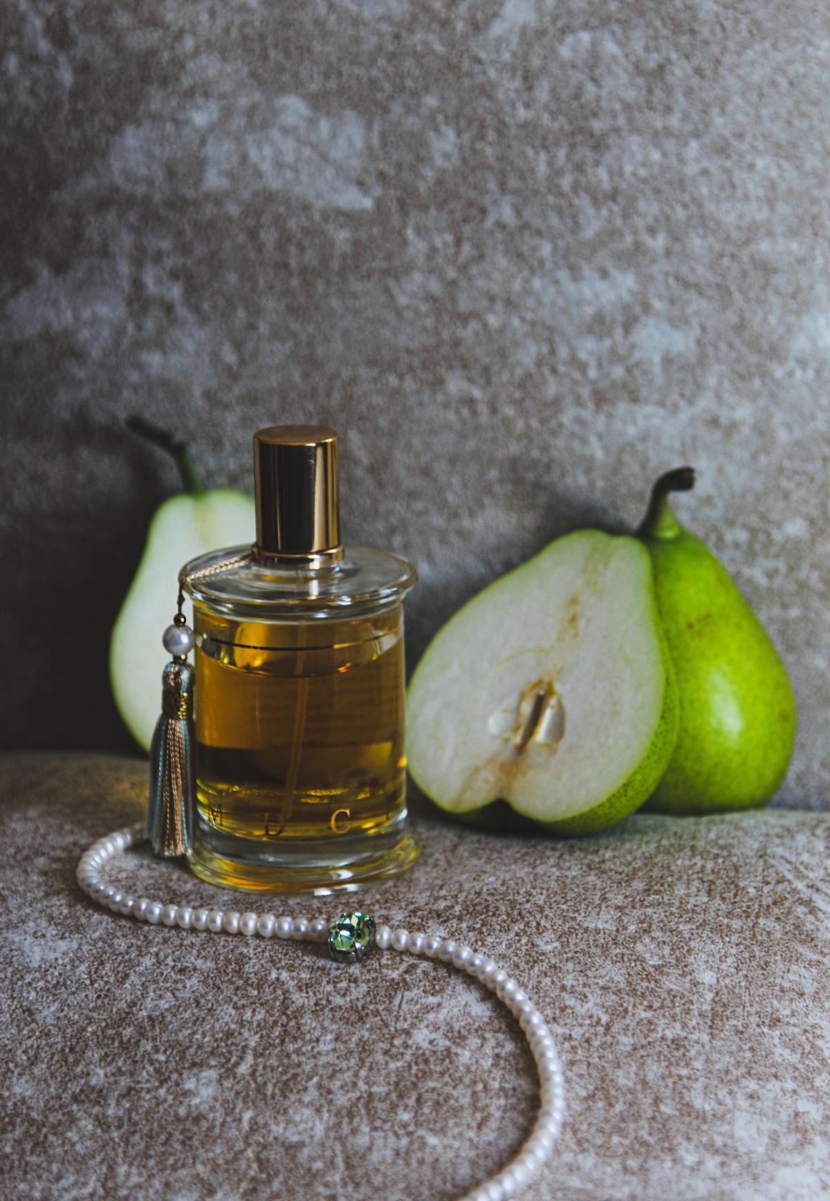 عطر ادکلن لا بِل هِلِن ام دی سی آی پرفیومز - La Belle Helene MDCI Parfums - بررسی، قیمت و خرید