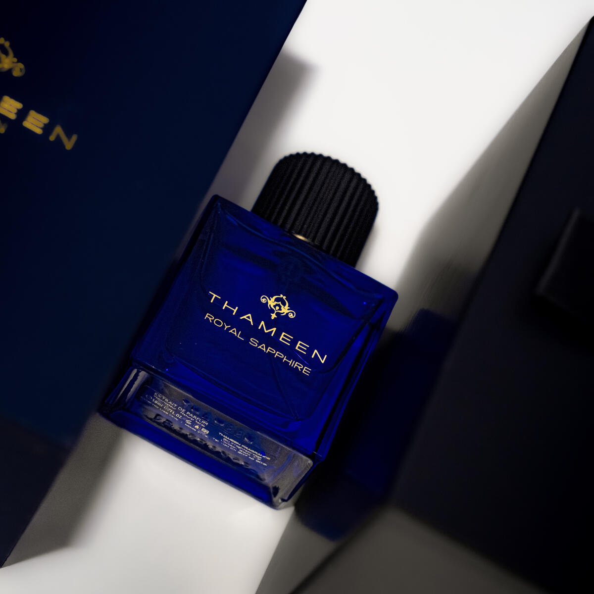 عطر ادکلن رویال سافایر ثَمیِن - Royal Sapphire Thameen - بررسی، قیمت و خرید