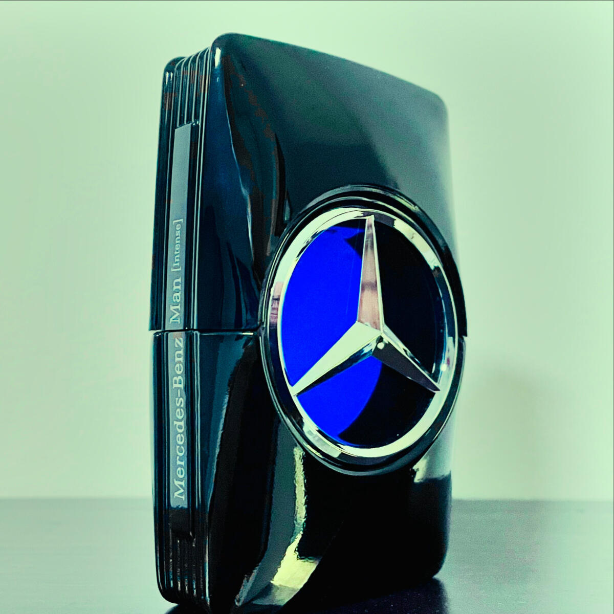 عطر ادکلن مرسدس بنز من اینتنس مرسدس بنز - Mercedes Benz Man Intense Mercedes-Benz - بررسی، قیمت و خرید