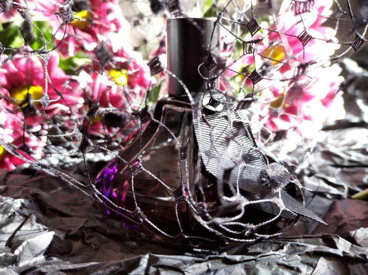 عطر ادکلن اِستیوِن جونز اِستیوِن جونز - Stephen Jones Stephen Jones - بررسی، قیمت و خرید