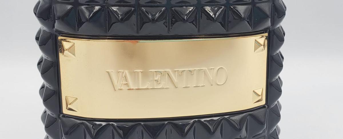 عطر ادکلن والنتینو اومو نویر ابسولو والنتینو - Valentino Uomo Noir Absolu Valentino - بررسی، قیمت و خرید
