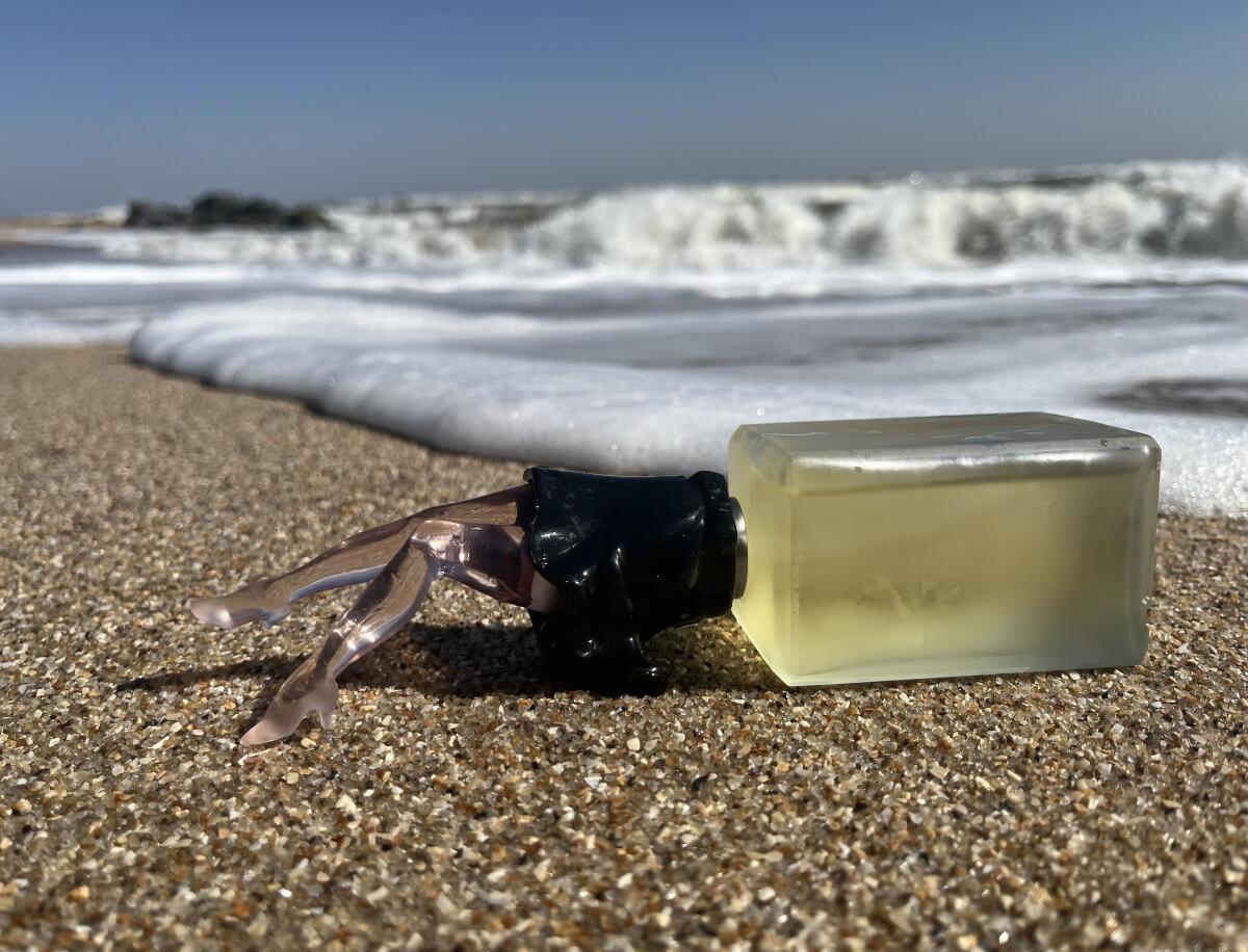 عطر ادکلن هد اور هیلز رولون - Head Over Heels Revlon - بررسی، قیمت و خرید