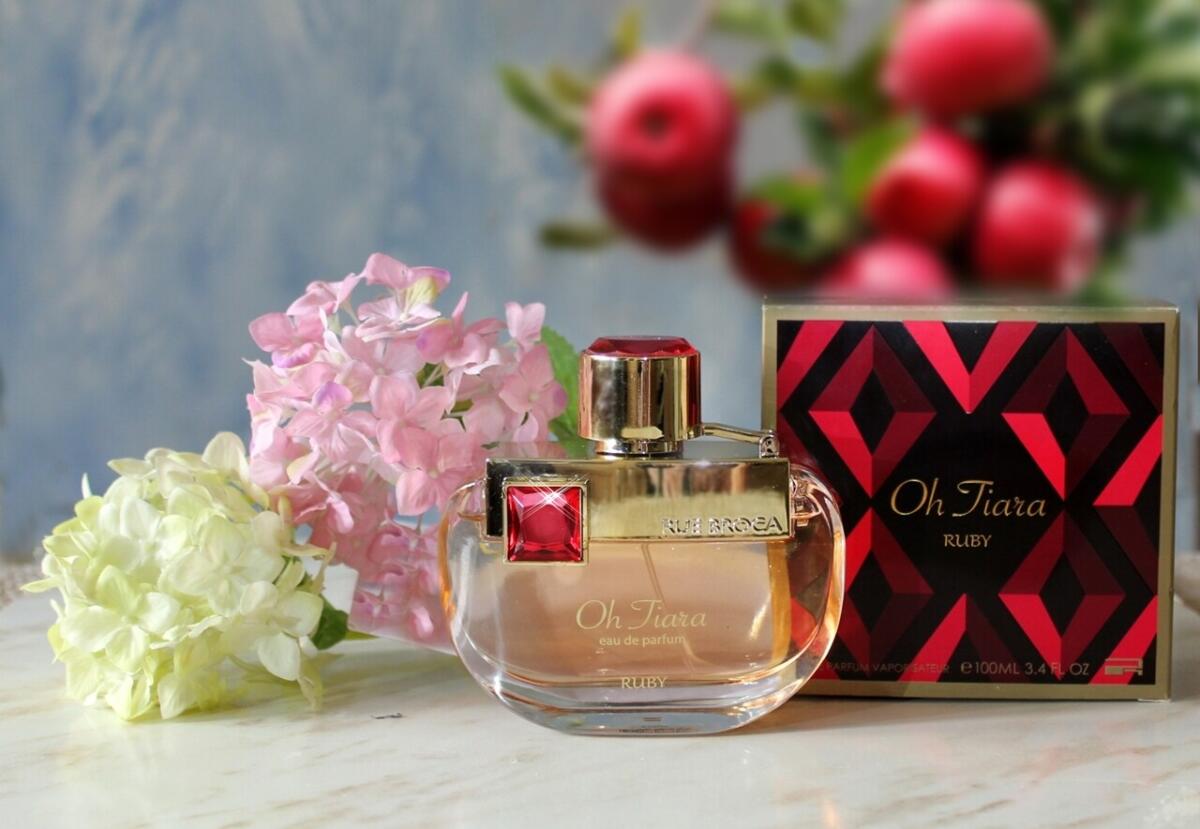 عطر ادکلن اوه تیارا روبی رو بروکا - Oh Tiara Ruby Rue Broca - بررسی، قیمت و خرید