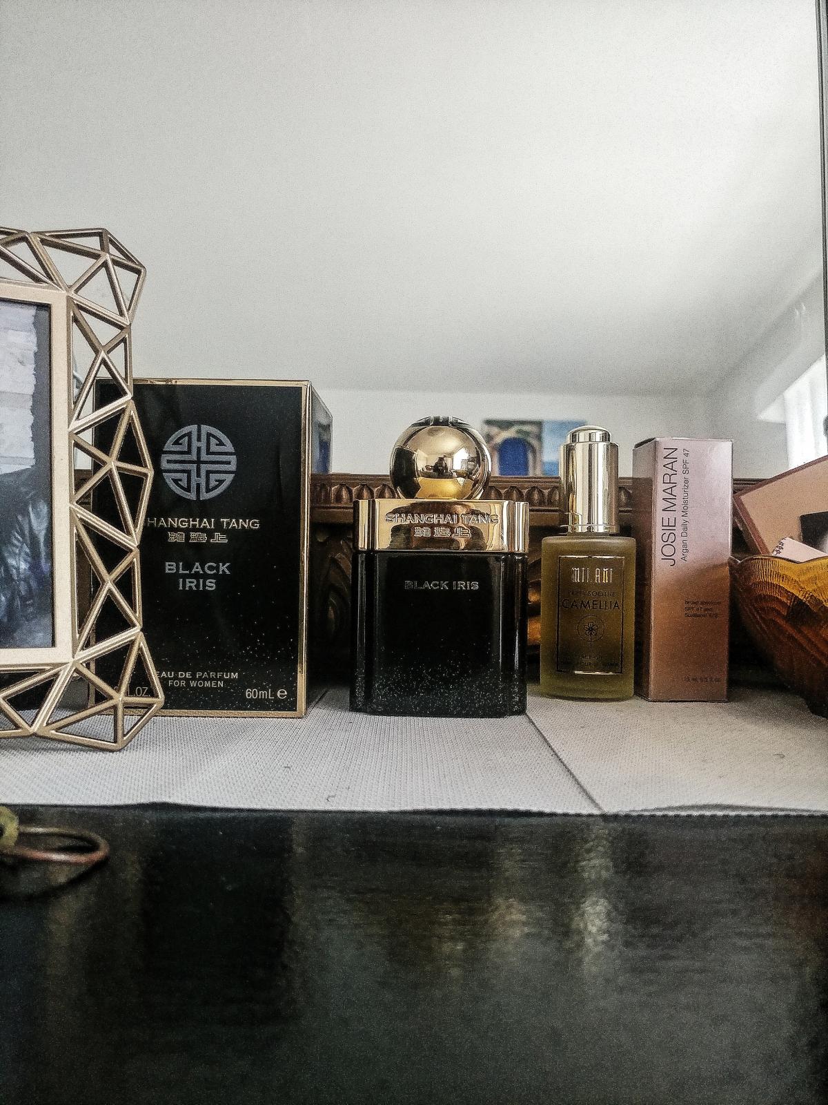 عطر ادکلن بلک آیریس ومن شانگهای تانگ - Black Iris Women Shanghai Tang - بررسی، قیمت و خرید