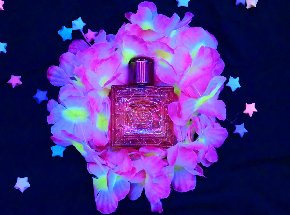 عطر ادکلن ایروس انرژی ورساچه - Eros Energy Versace - بررسی، قیمت و خرید