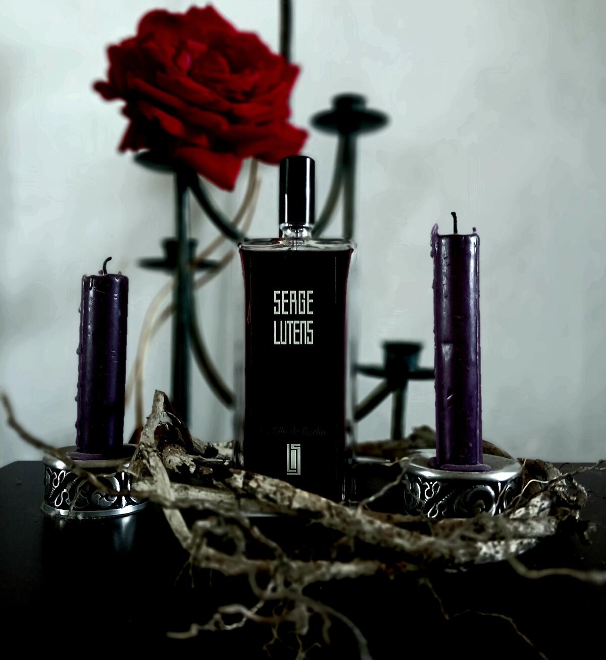 عطر ادکلن لا فیل دو برلین سرژ لوتنس - La Fille de Berlin Serge Lutens - بررسی، قیمت و خرید