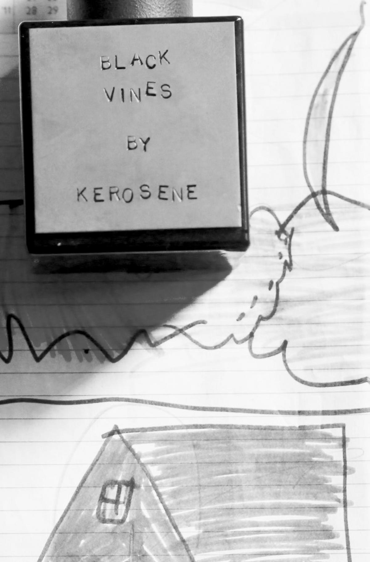 عطر ادکلن بلاک واینز کروزن - Black Vines Kerosene - بررسی، قیمت و خرید