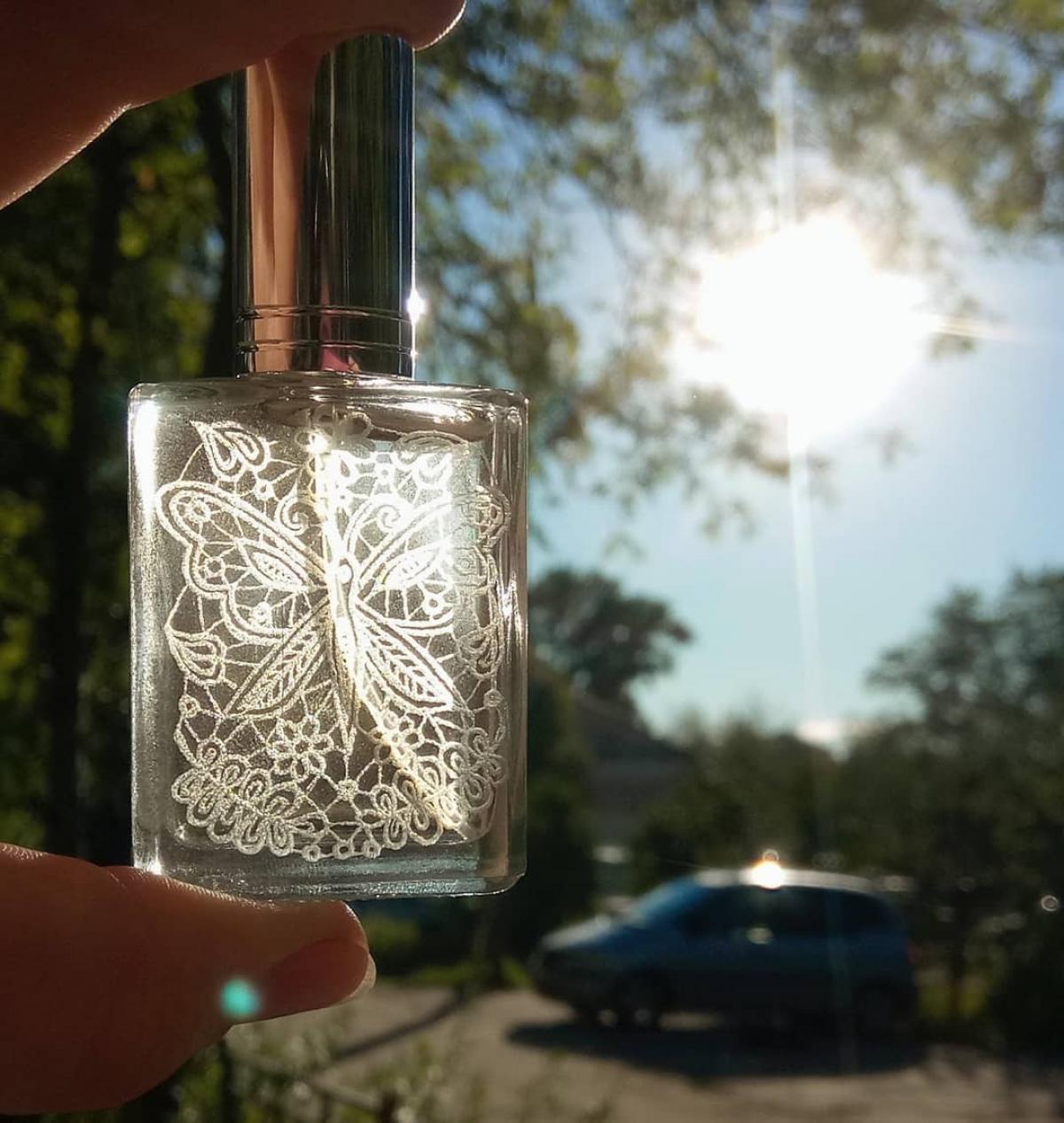 عطر ادکلن سامر بریث لادنیکا - Summer Breath Дыхание Лета Ladanika - بررسی، قیمت و خرید