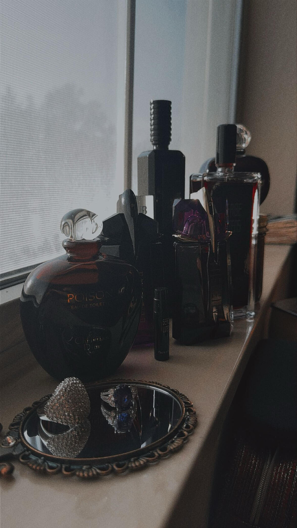 عطر ادکلن فی ان آگوی سرژ لوتنز - Fille en Aiguilles Serge Lutens - بررسی، قیمت و خرید