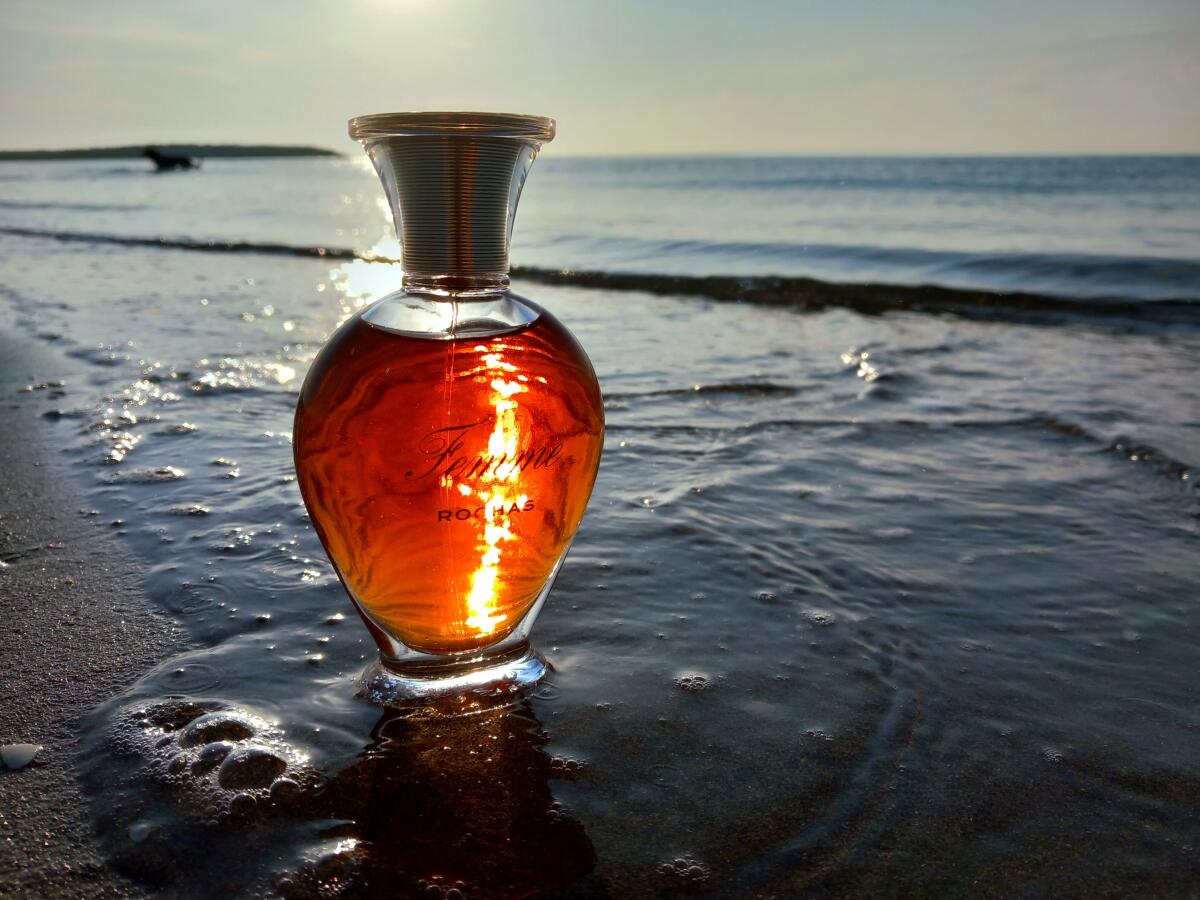 عطر ادکلن فم روشاس روچاس - Femme Rochas Rochas - بررسی، قیمت و خرید