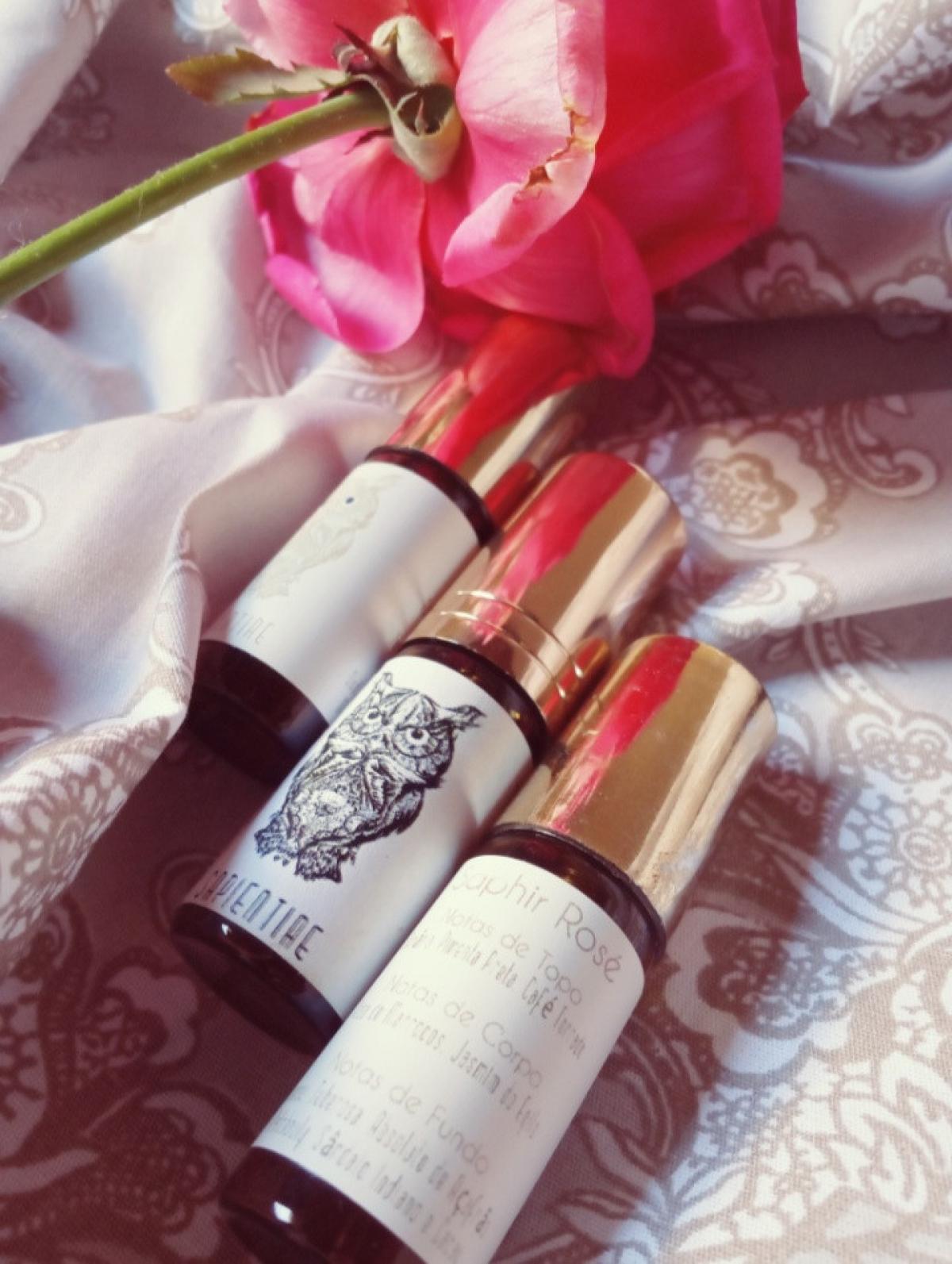 عطر ادکلن سفیر رز ساپینتیا نیش - Saphir Rosé Sapientiae Niche - بررسی، قیمت و خرید