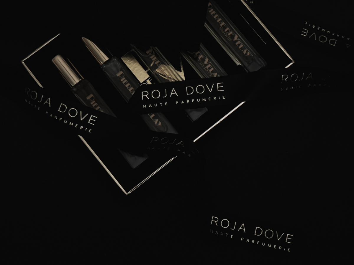 عطر ادکلن اسنس رر روجا داو - Essence Rare Roja Dove - بررسی، قیمت و خرید