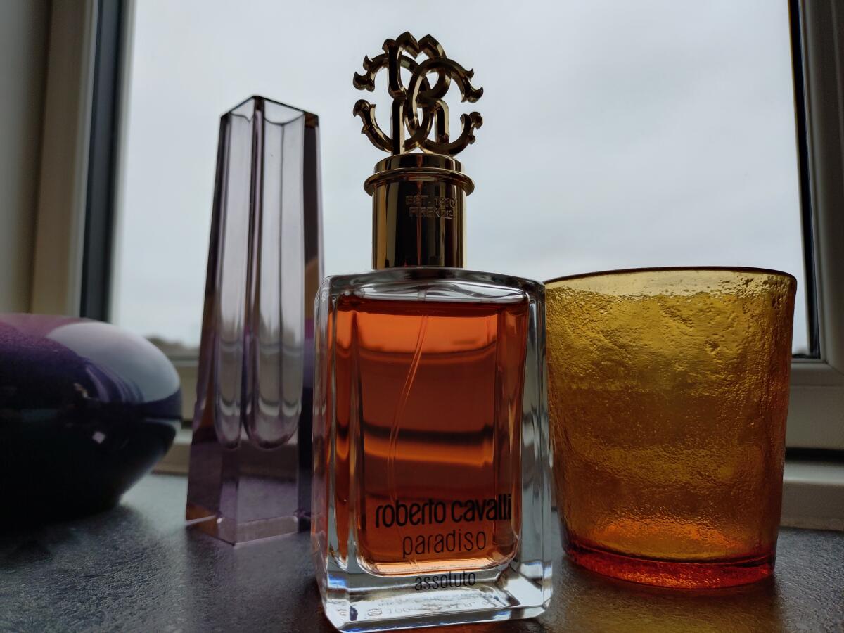 عطر ادکلن پردیزو اسولوتو روبرتو کاوالی - Paradiso Assoluto Roberto Cavalli - بررسی، قیمت و خرید