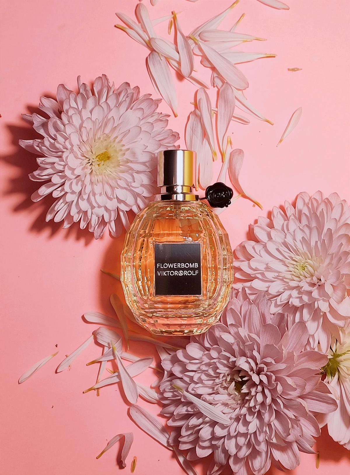 عطر ادکلن فلاور بم او دو تویلت ویکتور اند رولف - Flowerbomb Eau de Toilette Viktor&Rolf - بررسی، قیمت و خرید