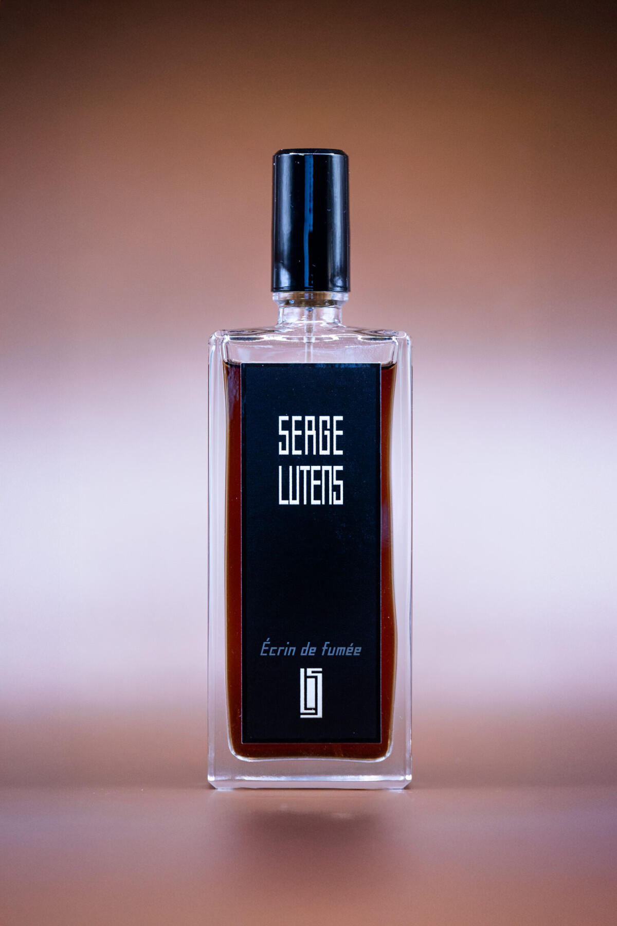عطر ادکلن اکرن د فومه سرژ لوتنز - Écrin de Fumée Serge Lutens - بررسی، قیمت و خرید