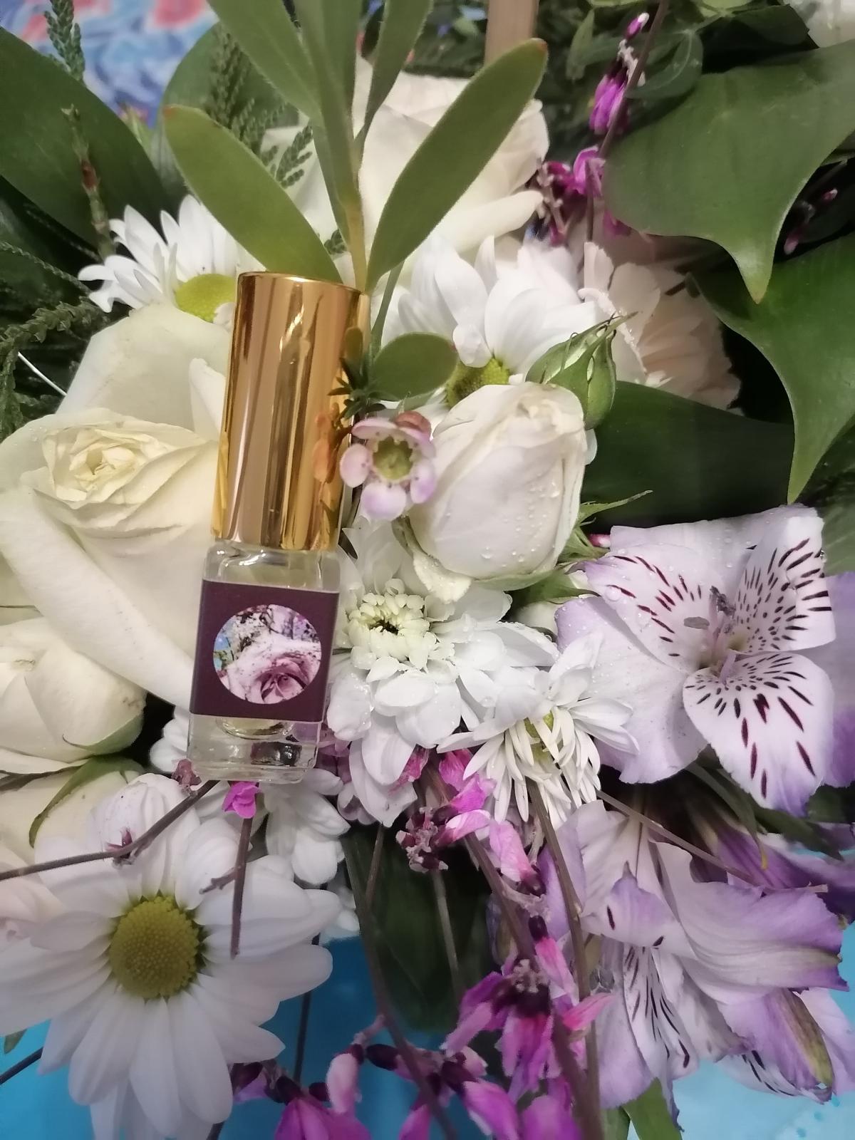 عطر ادکلن فلور د مای سیوردیا پرفیومز - Fleur De Mai Siordia Parfums - بررسی، قیمت و خرید