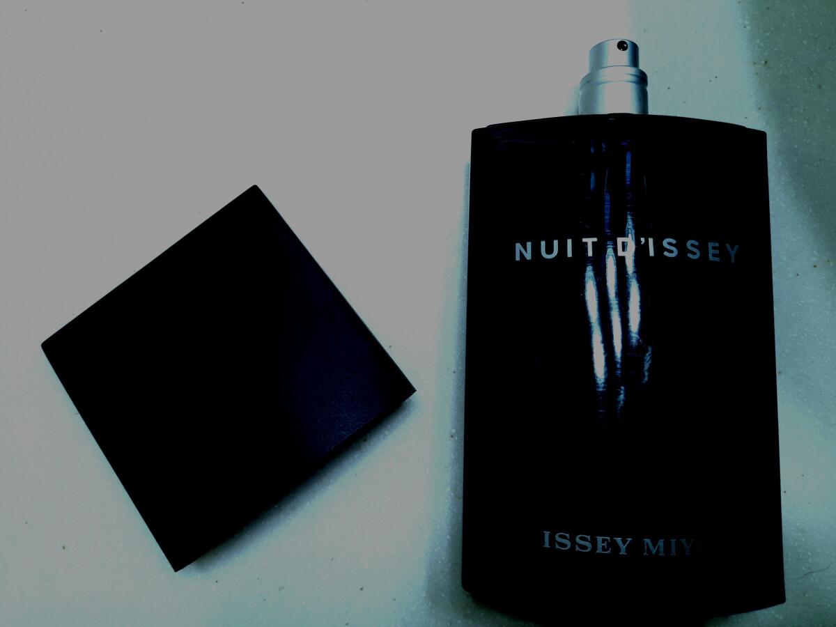 عطر ادکلن نویت دی ایزی ایسه میاکه - Nuit d’Issey Issey Miyake - بررسی، قیمت و خرید