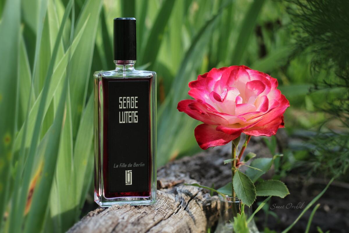 عطر ادکلن لا فیل دو برلین سرژ لوتنس - La Fille de Berlin Serge Lutens - بررسی، قیمت و خرید