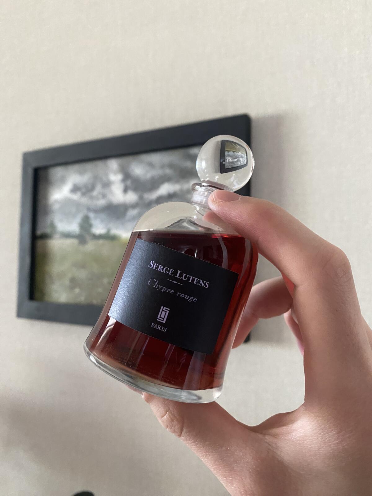 عطر ادکلن شیپر روژ سرژ لوتنز - Chypre Rouge Serge Lutens - بررسی، قیمت و خرید