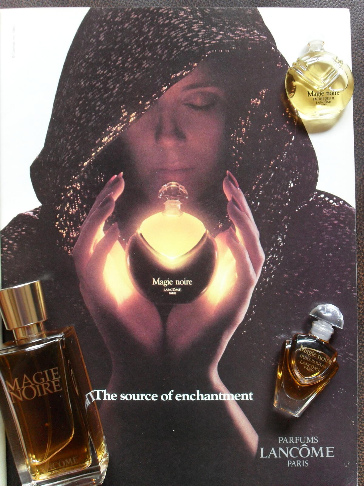 عطر ادکلن ماژی نوار لانکوم - Magie Noire Lancôme - بررسی، قیمت و خرید